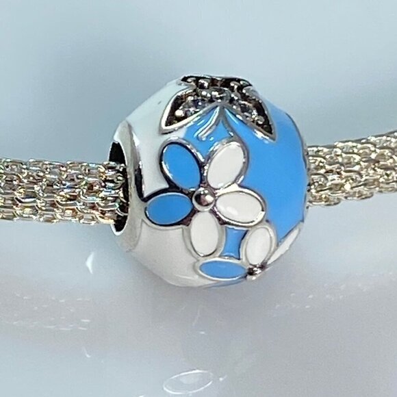 Pale Blue Daisy & Butterfly Enamel Charm - Picture 6 of 10